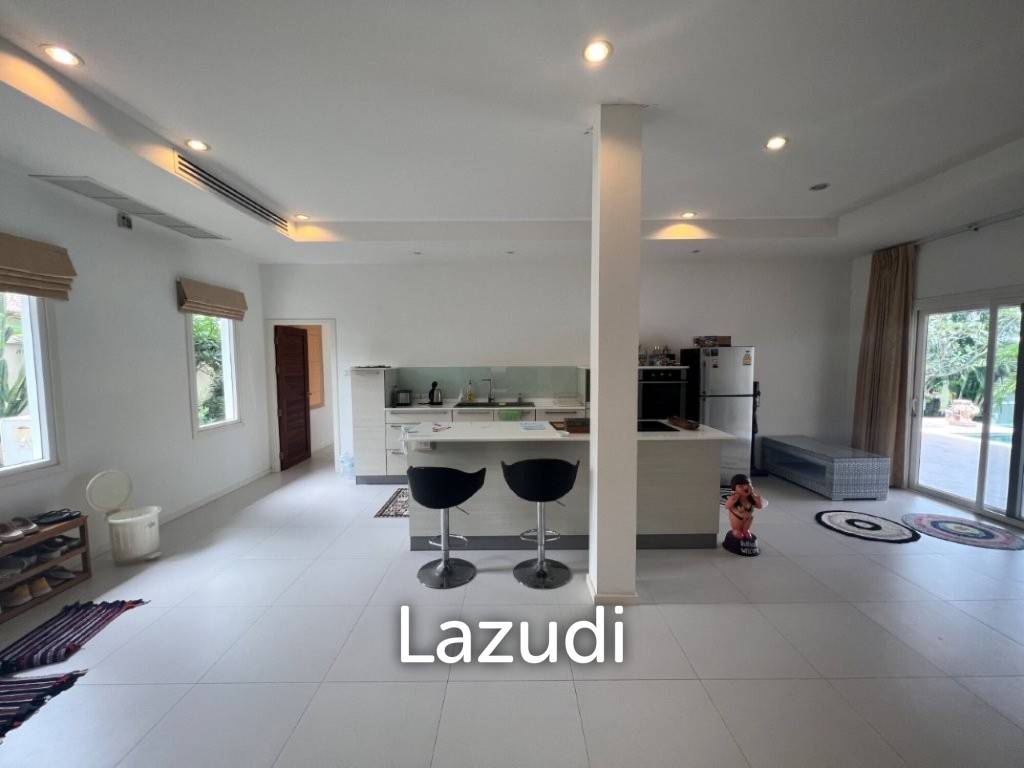 THE VIEWS : Luxury 3 bed pool villa with great views