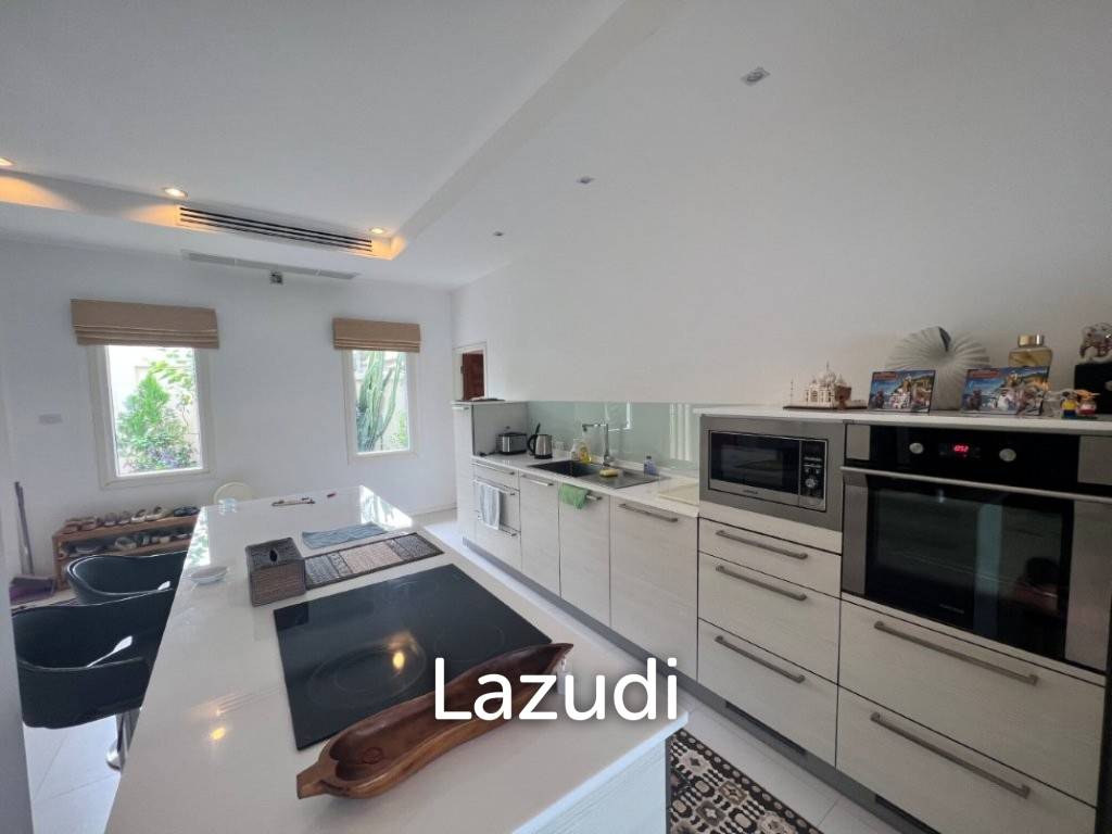 THE VIEWS : Luxury 3 bed pool villa with great views