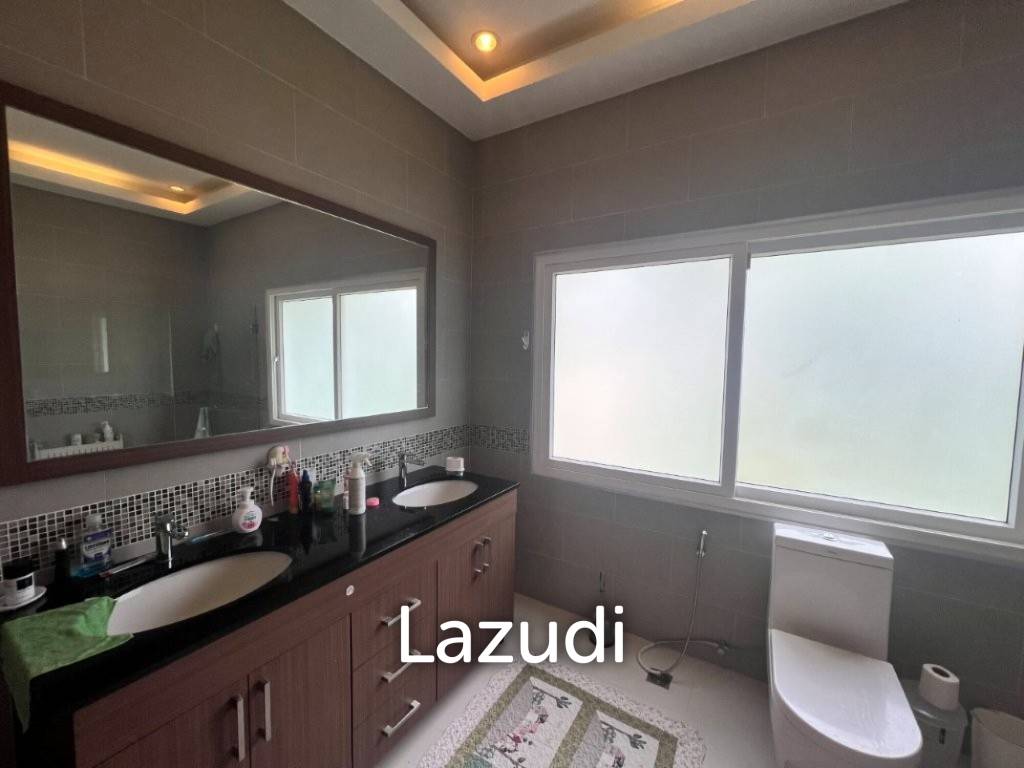 THE VIEWS : Luxury 3 bed pool villa with great views