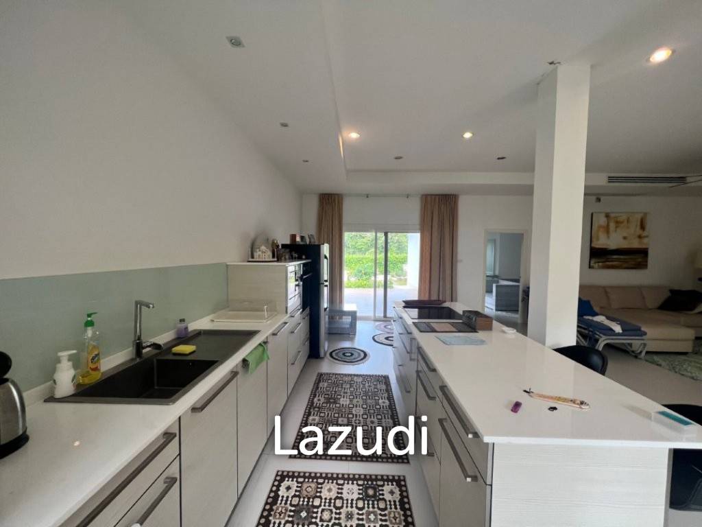 THE VIEWS : Luxury 3 bed pool villa with great views