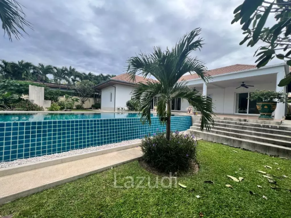 THE VIEWS : Luxury 3 bed pool villa with great views