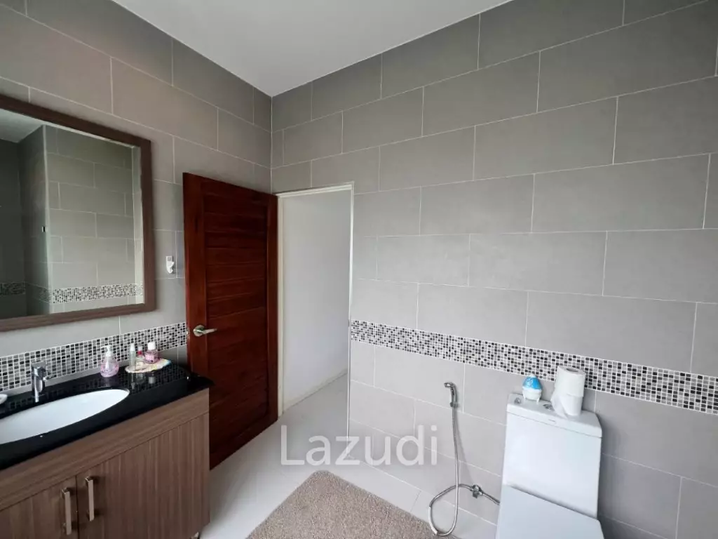 THE VIEWS : Luxury 3 bed pool villa with great views