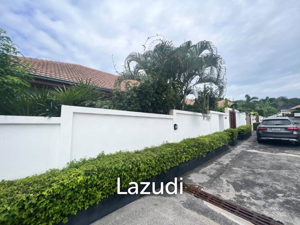 THE VIEWS : Luxury 3 bed pool villa with great views