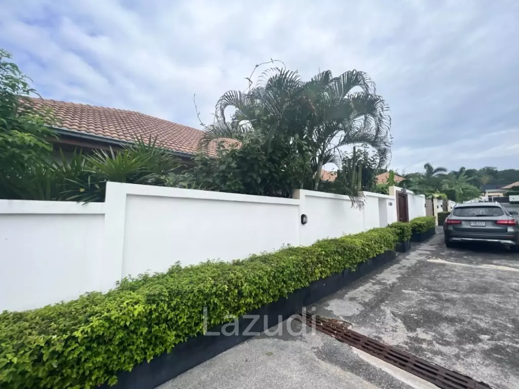 THE VIEWS : Luxury 3 bed pool villa with great views