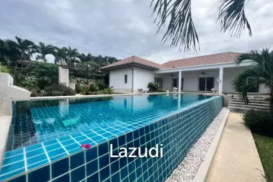 THE VIEWS : Luxury 3 bed pool villa with great views