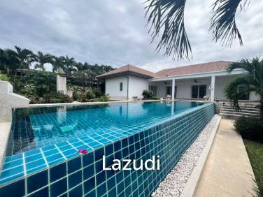 THE VIEWS : Luxury 3 bed pool villa with great views