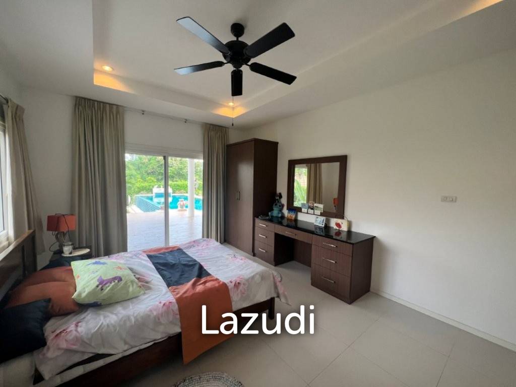 THE VIEWS : Luxury 3 bed pool villa with great views