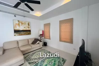 THE VIEWS : Luxury 3 bed pool villa with great views