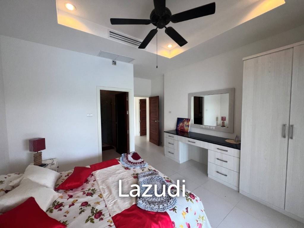 THE VIEWS : Luxury 3 bed pool villa with great views