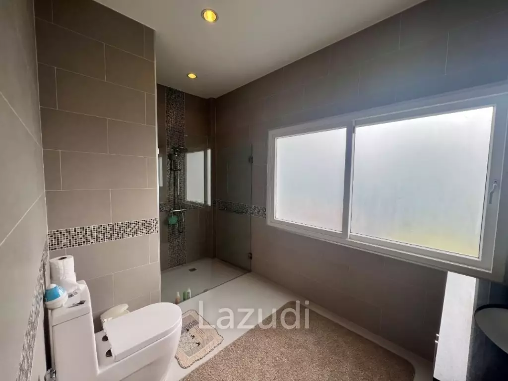 THE VIEWS : Luxury 3 bed pool villa with great views