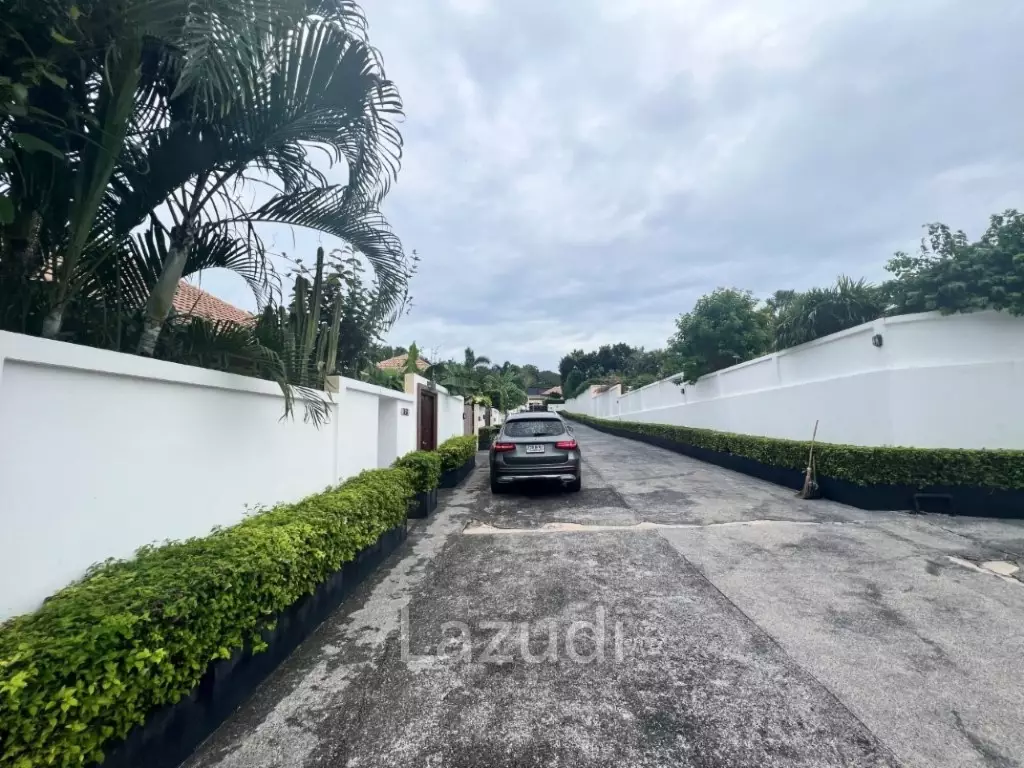 THE VIEWS : Luxury 3 bed pool villa with great views