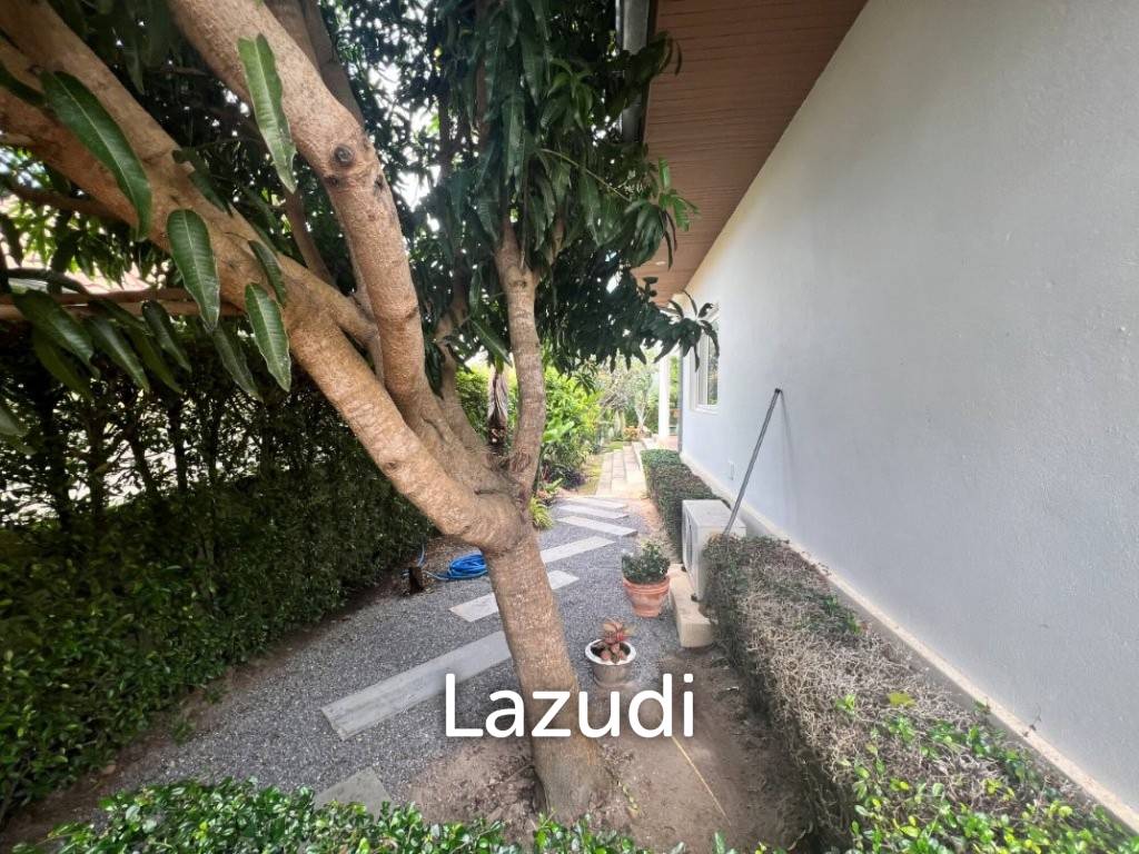 THE VIEWS : Luxury 3 bed pool villa with great views