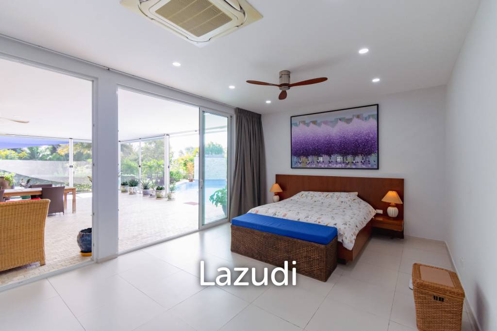 2,544 ตร.ม 3 เตียง 4 อาบน้ำ วิลล่า For ขาย