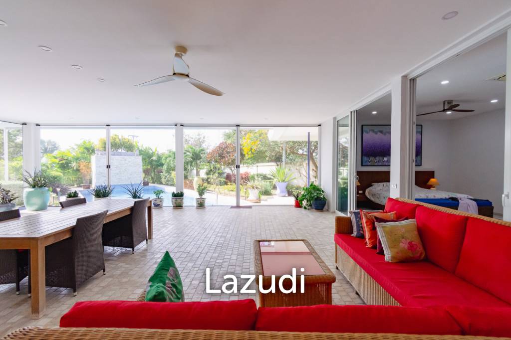 2,544 ตร.ม 3 เตียง 4 อาบน้ำ วิลล่า For ขาย