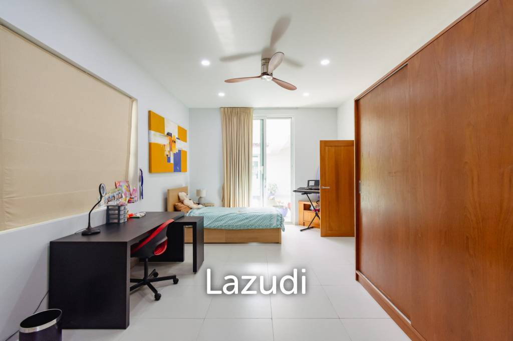 2,544 ตร.ม 3 เตียง 4 อาบน้ำ วิลล่า For ขาย