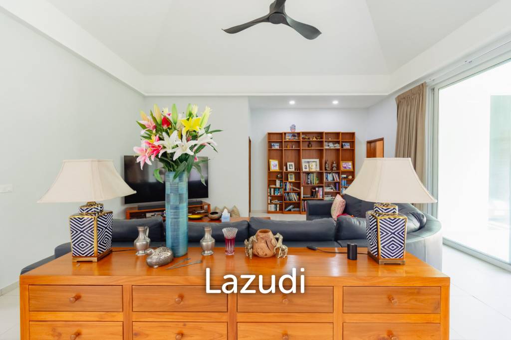 2,544 ตร.ม 3 เตียง 4 อาบน้ำ วิลล่า For ขาย