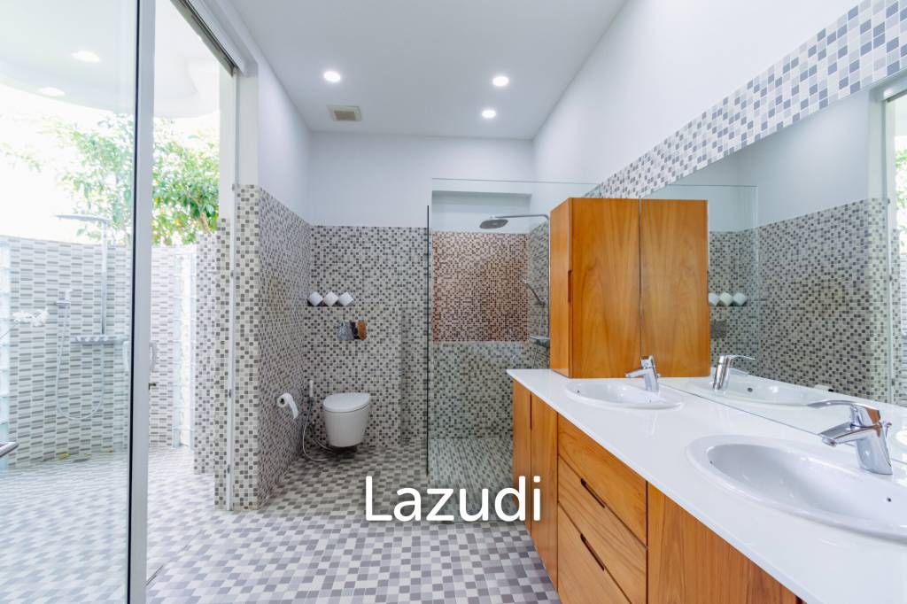 2,544 ตร.ม 3 เตียง 4 อาบน้ำ วิลล่า For ขาย