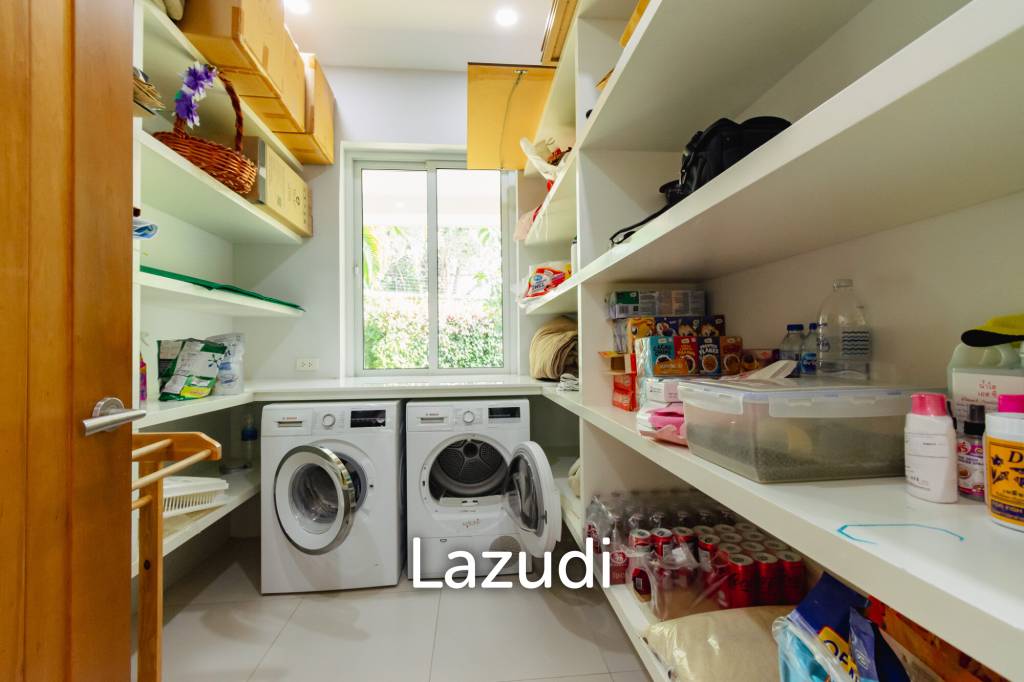 2,544 ตร.ม 3 เตียง 4 อาบน้ำ วิลล่า For ขาย