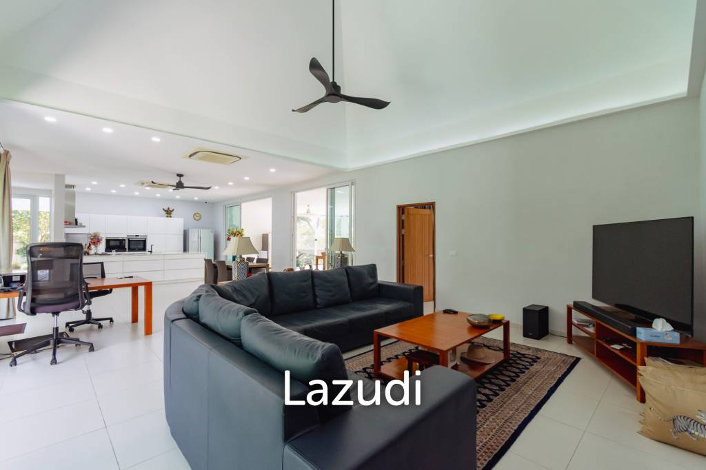 2,544 ตร.ม 3 เตียง 4 อาบน้ำ วิลล่า For ขาย