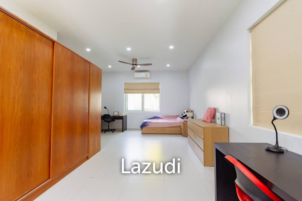 2,544 ตร.ม 3 เตียง 4 อาบน้ำ วิลล่า For ขาย