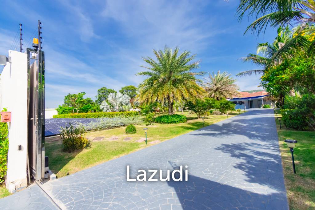 2,544 ตร.ม 3 เตียง 4 อาบน้ำ วิลล่า For ขาย