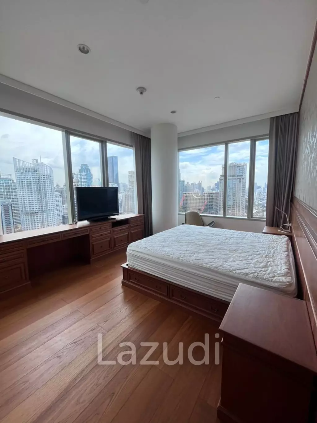 3 Bedroom 3 Bathroom 162.37 Sq.m 185 Rajadamri