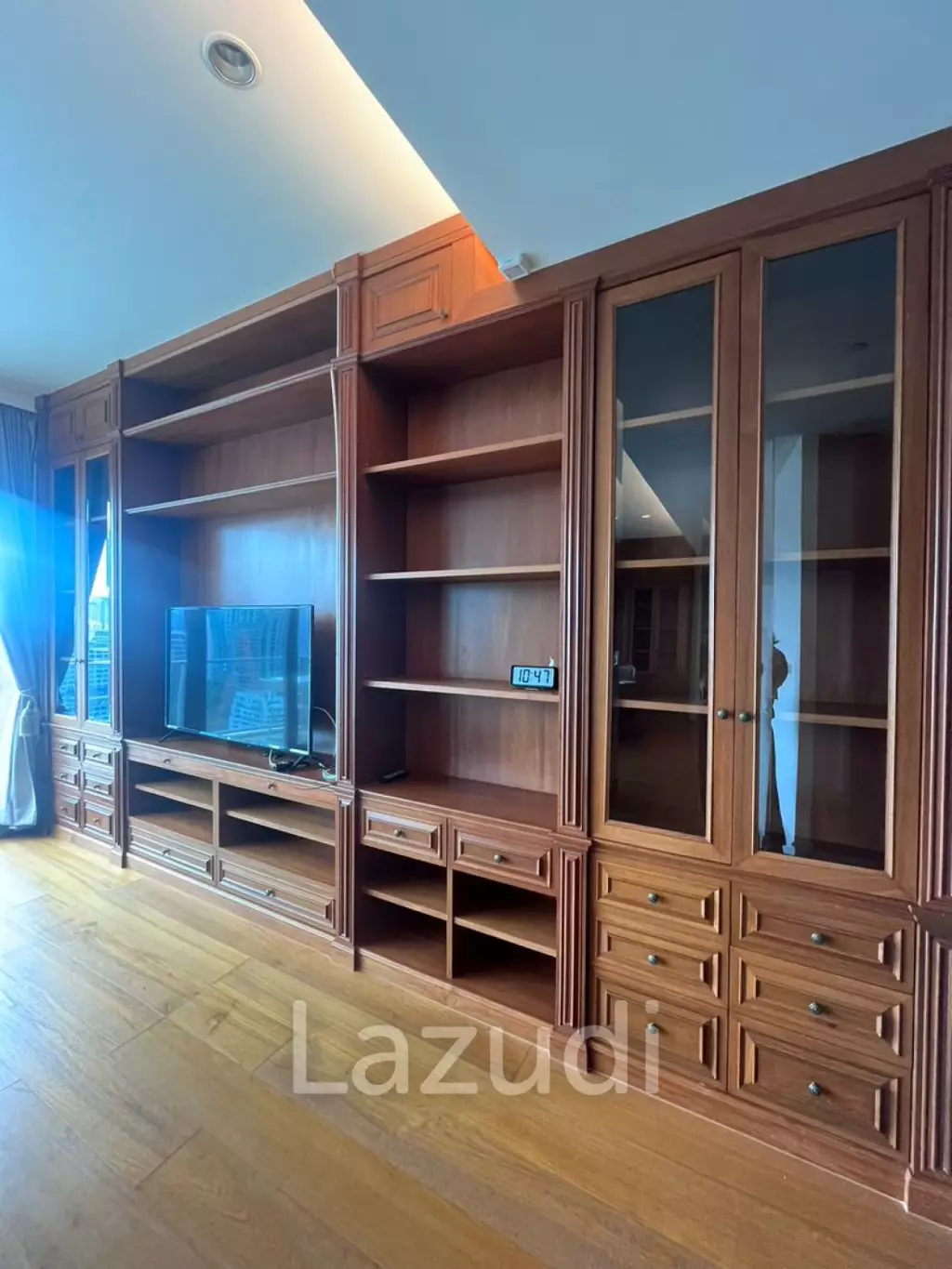 3 Bedroom 3 Bathroom 162.37 Sq.m 185 Rajadamri