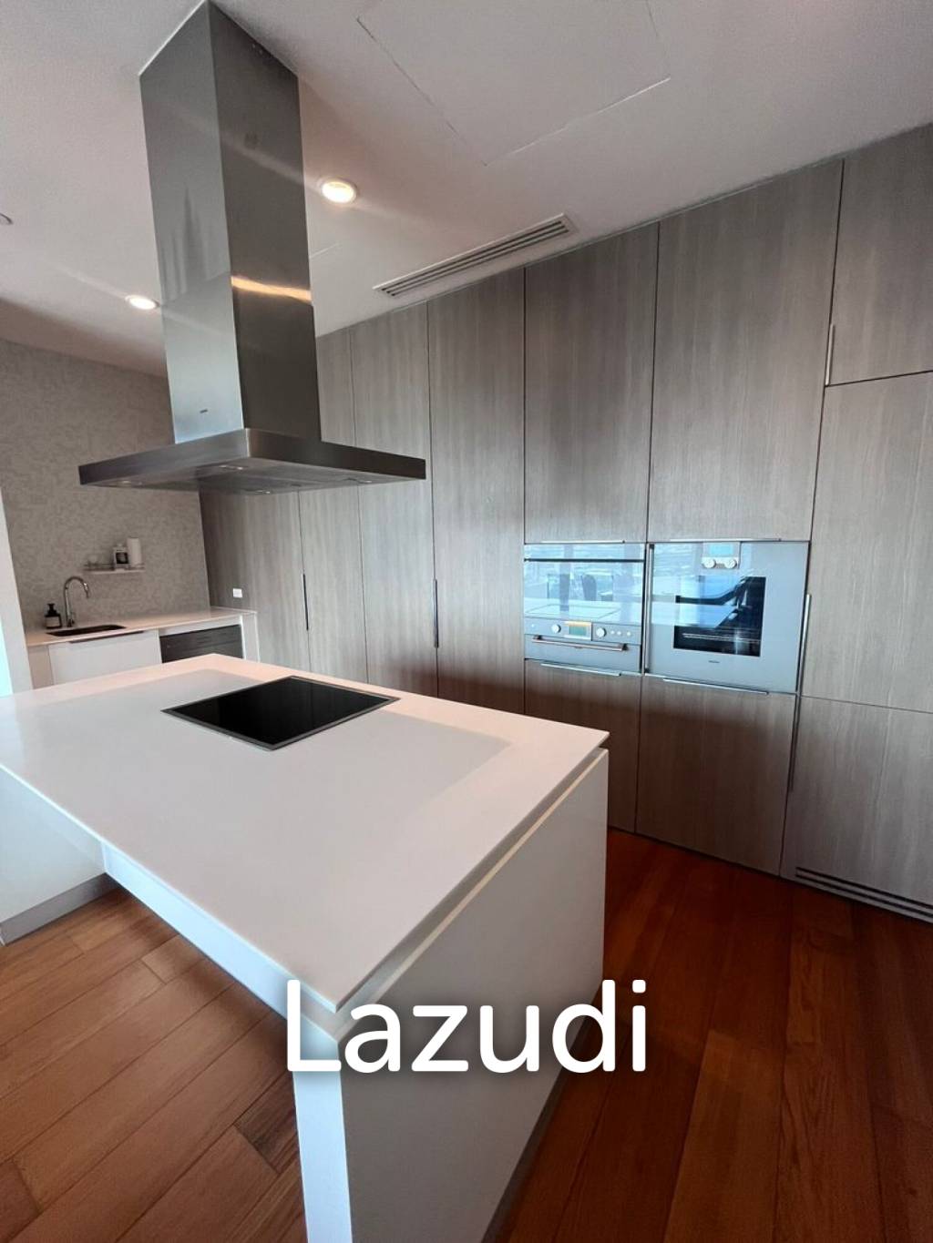 3 Bedroom 3 Bathroom 162.37 Sq.m 185 Rajadamri