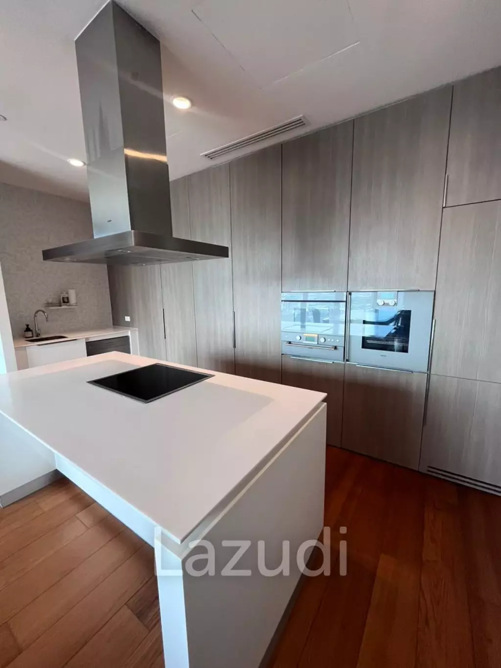 3 Bedroom 3 Bathroom 162.37 Sq.m 185 Rajadamri