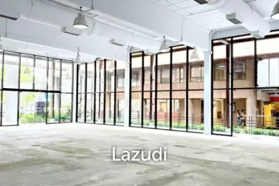 Main Road Asok Office Building Large Retail Space for  a Showroom, Clinic, Spa or Cafe Ground Floor