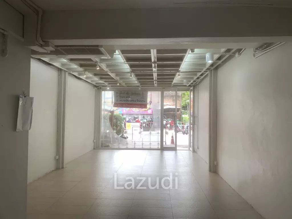 Prime Retail Space in Vibrant Bangkok District