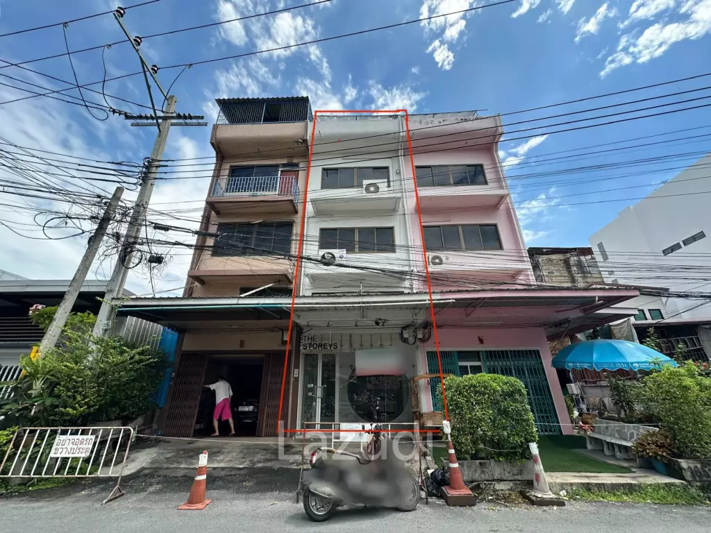 Prime Retail Space in Vibrant Bangkok District