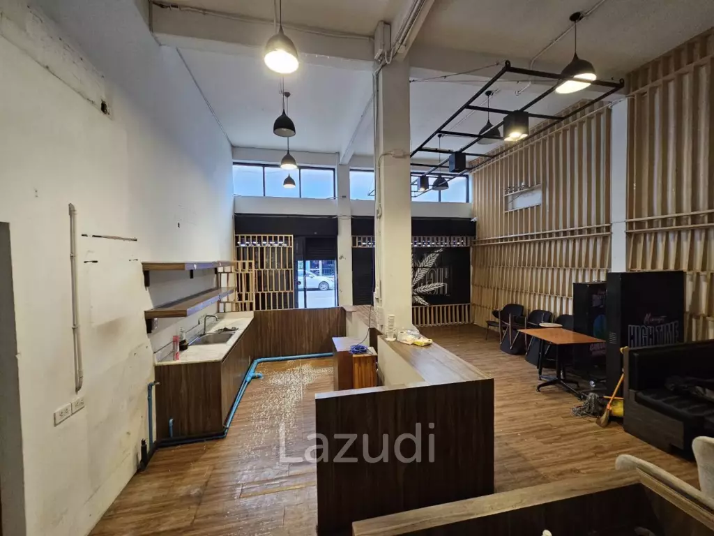 Prime Retail Space with Modern Interiors in Bangkok