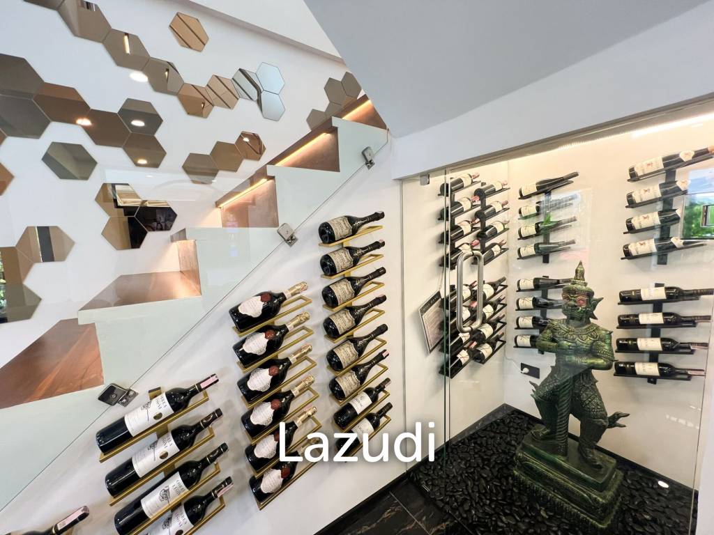 Newly Renovated 5-Bedroom Pool Villa in Bang Rak, Ko Samui