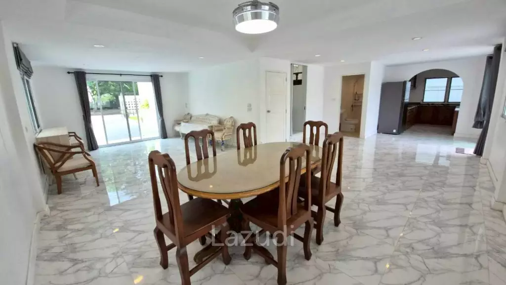 3 Bed 4 Bath 220 SQ.M. Jomtien Beach Paradise