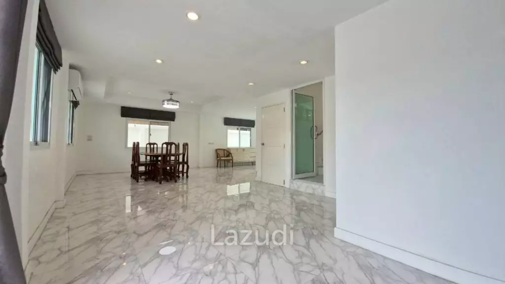 3 Bed 4 Bath 220 SQ.M. Jomtien Beach Paradise