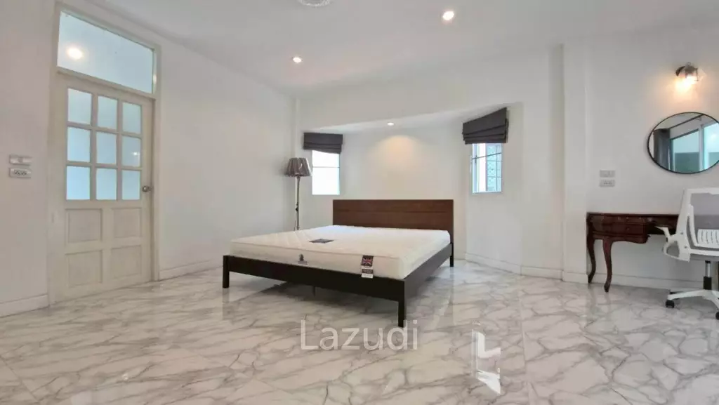 3 Bed 4 Bath 220 SQ.M. Jomtien Beach Paradise