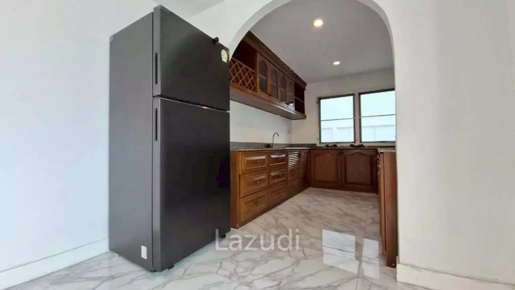 3 Bed 4 Bath 220 SQ.M. Jomtien Beach Paradise
