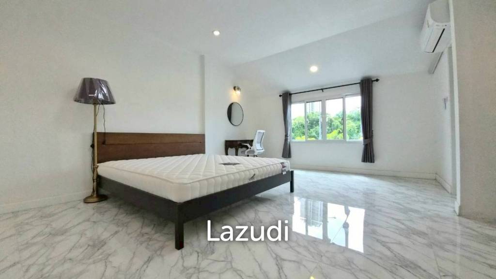 3 Bed 4 Bath 220 SQ.M. Jomtien Beach Paradise