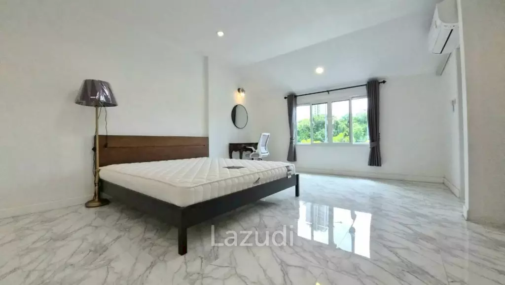 3 Bed 4 Bath 220 SQ.M. Jomtien Beach Paradise