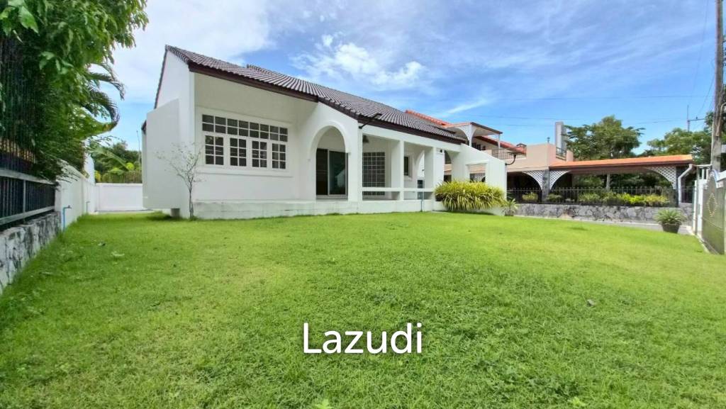 3 Bed 4 Bath 220 SQ.M. Jomtien Beach Paradise
