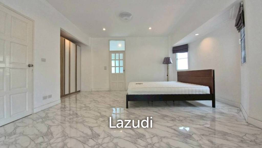 3 Bed 4 Bath 220 SQ.M. Jomtien Beach Paradise