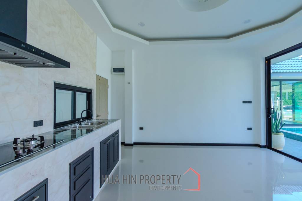 BEAUTIFUL SINGLE-STOREY POOL VILLA : 3 bed on soi Rai Land