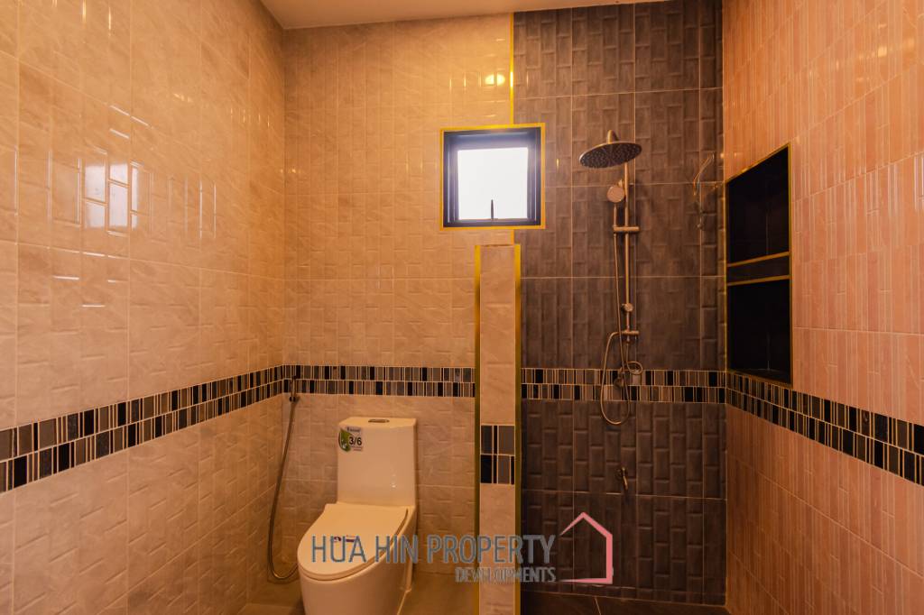 BEAUTIFUL SINGLE-STOREY POOL VILLA : 3 bed on soi Rai Land