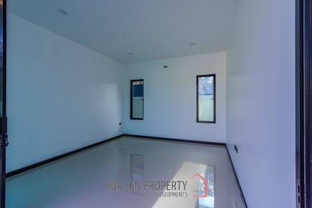 BEAUTIFUL SINGLE-STOREY POOL VILLA : 3 bed on soi Rai Land