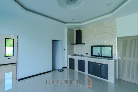 BEAUTIFUL SINGLE-STOREY POOL VILLA : 3 bed on soi Rai Land