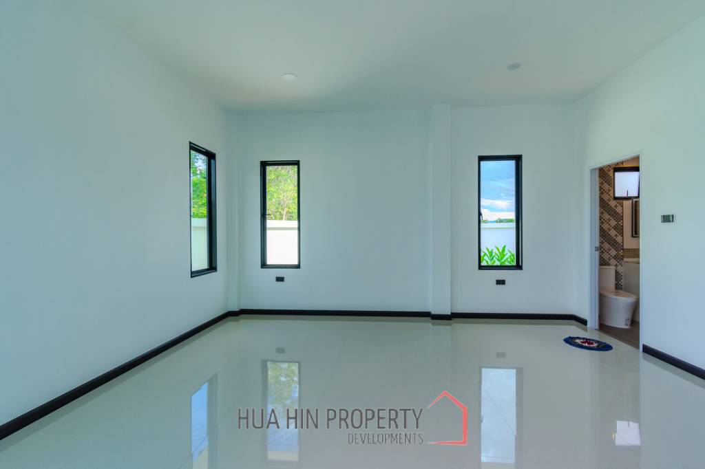 BEAUTIFUL SINGLE-STOREY POOL VILLA : 3 bed on soi Rai Land