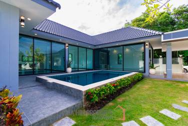 BEAUTIFUL SINGLE-STOREY POOL VILLA : 3 bed on soi Rai Land