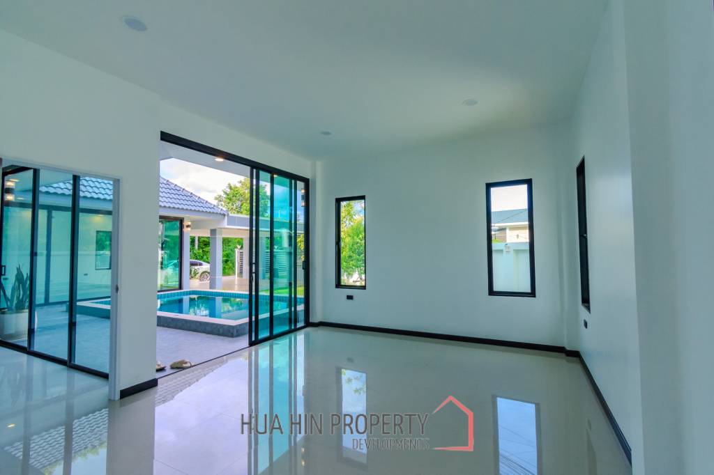 BEAUTIFUL SINGLE-STOREY POOL VILLA : 3 bed on soi Rai Land