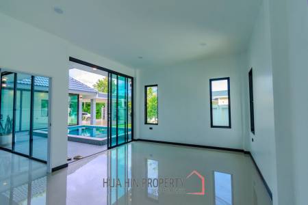 BEAUTIFUL SINGLE-STOREY POOL VILLA : 3 bed on soi Rai Land